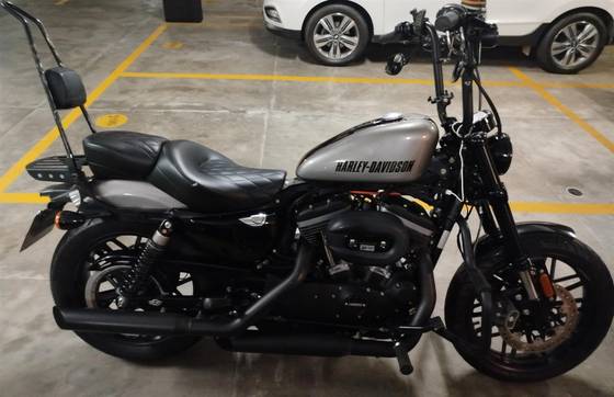 HARLEY-DAVIDSON SPORTSTER ROADSTER HARLEY-DAVIDSON SPORTSTER ROADSTER